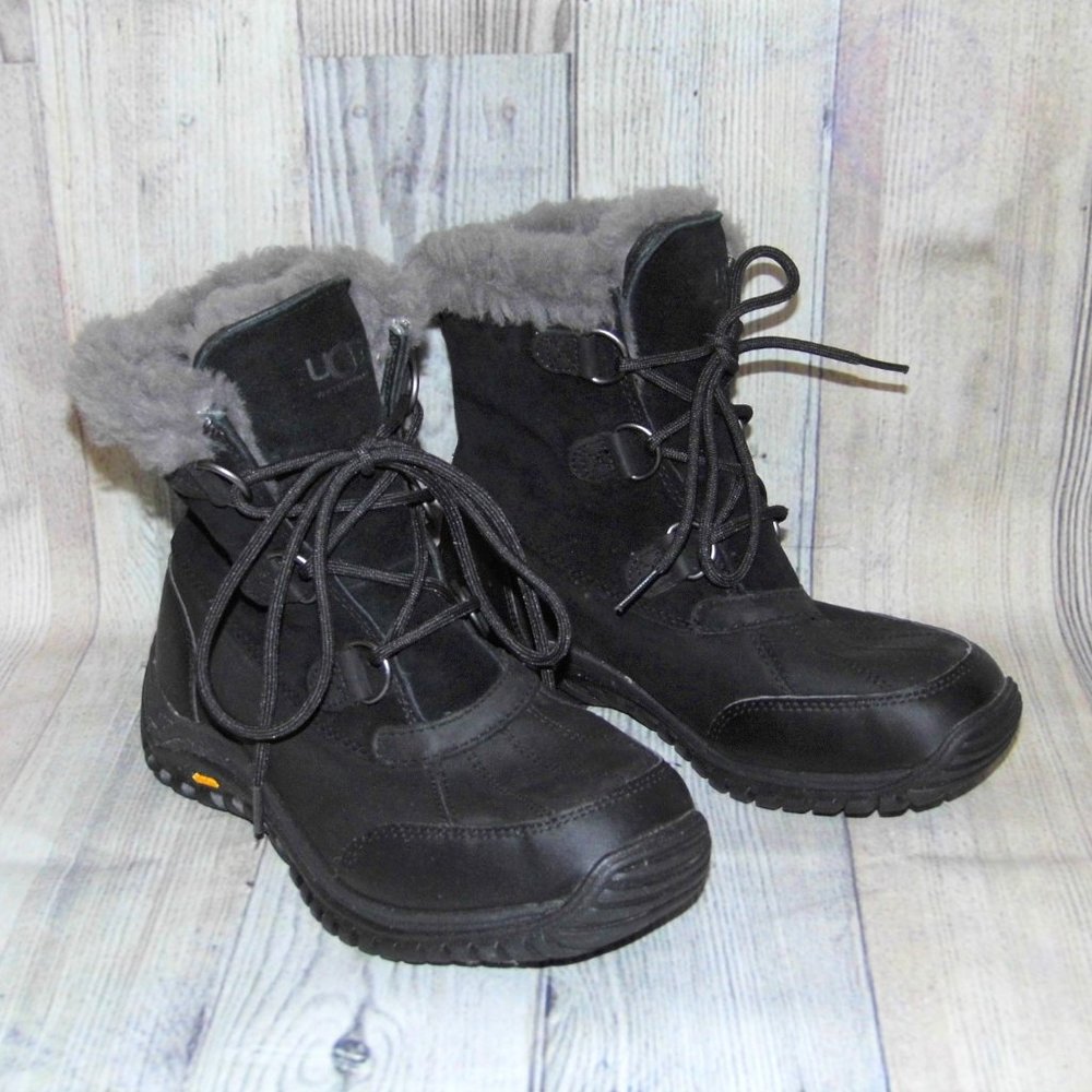 UGG Ostrander Black Suede/Sheepskin Boots Womens Size 8